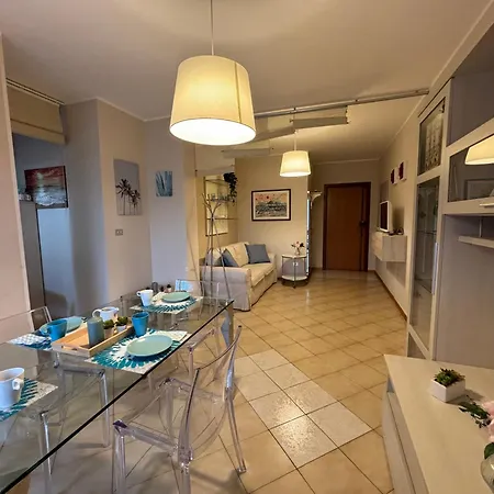 Petalo Silvi Apartment